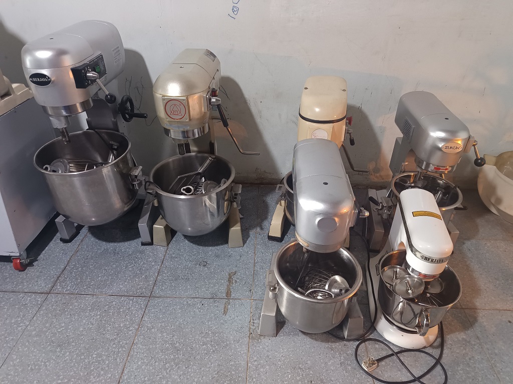 thu mua thiết bị làm bánh cũ