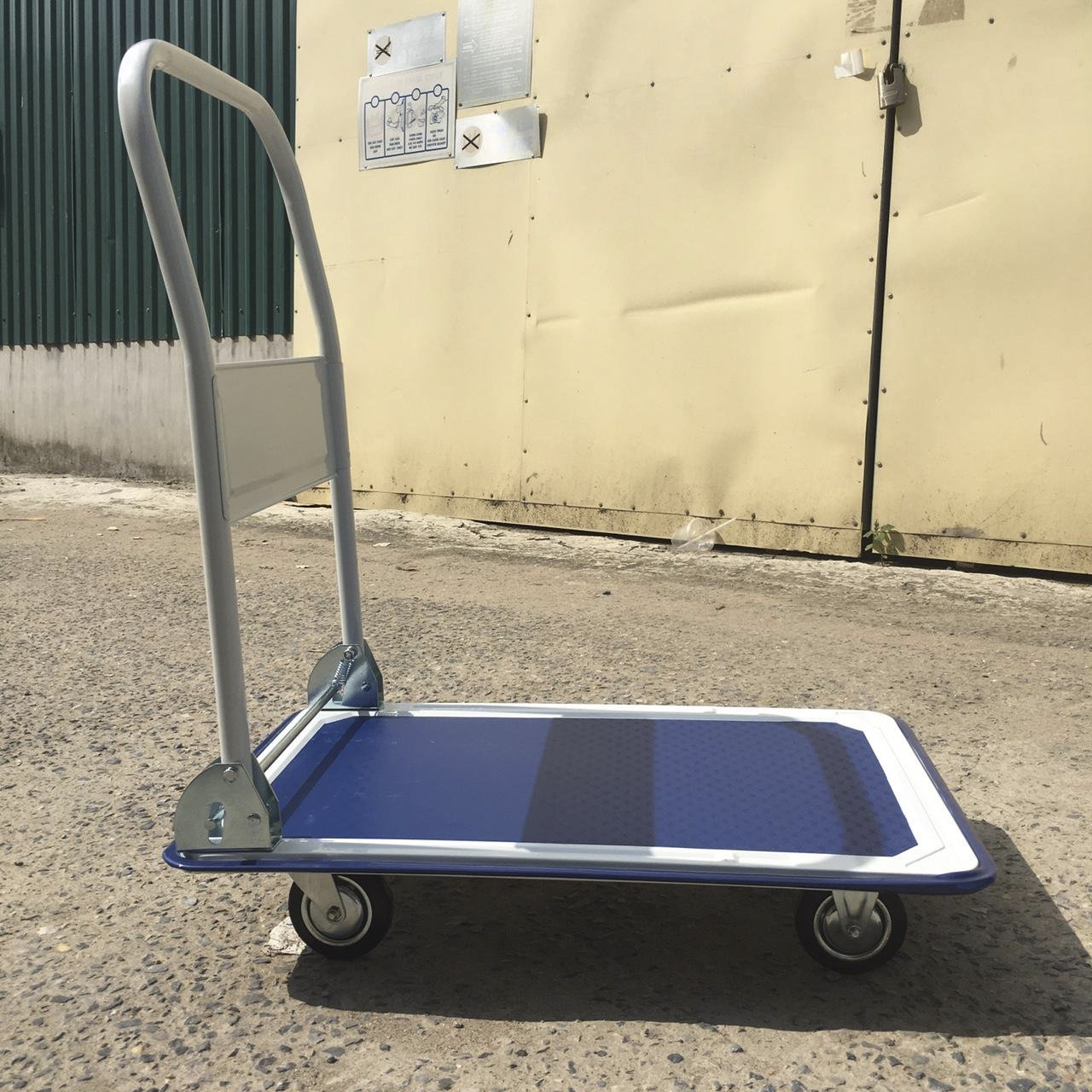 thanh lý xe đẩy hàng cũ