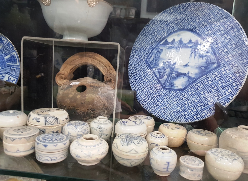 thu mua đồ gốm sứ cổ Cà Mau