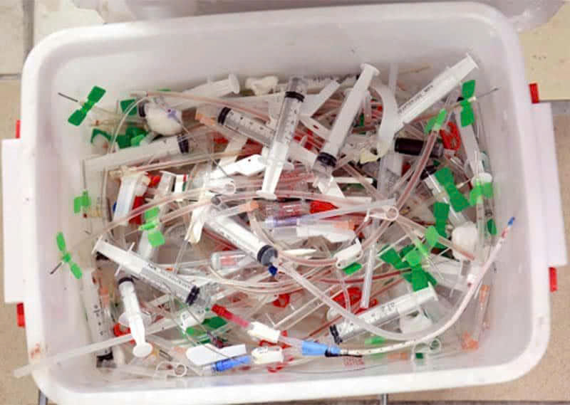 thu gom rác thải y tế
