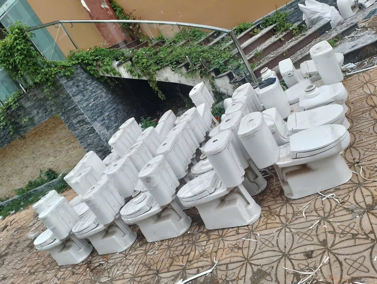thu mua thiết bị vệ sinh cũ